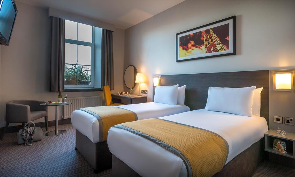 Twin Room,1772876866:JPEG